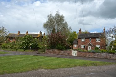 MR-DSE_0101 16th May 2021: Fradley Alrewas Wychnor circular walk: © 2021 Martin Robinson