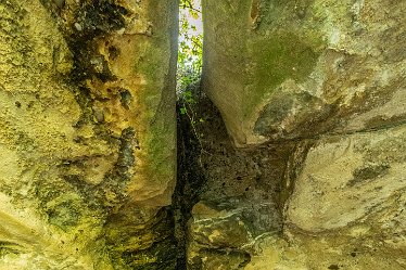 F23_3624r1 September 2023: Anchor Church and Walk from Foremark: © 2023 Paul L.G. Morris: View in the cave