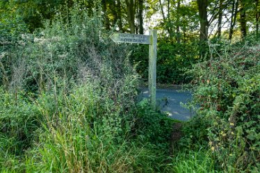 F23_3971r1 September 2023: Anchor Church and Walk from Foremark: © 2023 Paul L.G. Morris: Showing clearly the sign for the footpath