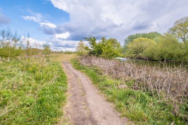 F21_1201r1 29th April 2021: Branston Leas Nature Reserve: © Paul L.G. Morris