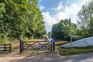 F21_6660r1 Fradley Junction to Alrewas canalside walk. September 2021: Paul L.G. Morris