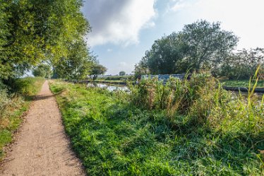 F21_6699r1 Fradley Junction to Alrewas canalside walk. September 2021: Paul L.G. Morris