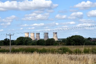 MR-DSH_2202_3206 Willington old cooling towers nearby September 2022: Willington old cooling towers nearby: © 2022 Martin Robinson