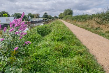 F21_7116r1 Fradley Junction to Alrewas canalside walk. September 2021: Paul L.G. Morris