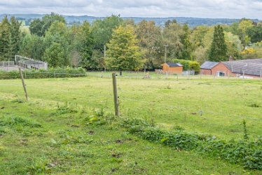 F20B8130r2 2nd October 2020: Rocester walk: Across this field to the next stile: Paul L.G. Morris