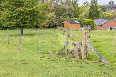 F20B8133r2 2nd October 2020: Rocester walk: Past the bungalow to the stile in the corner: Paul L.G. Morris