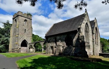 Rugeley Churchyard (c) Martin Robinson